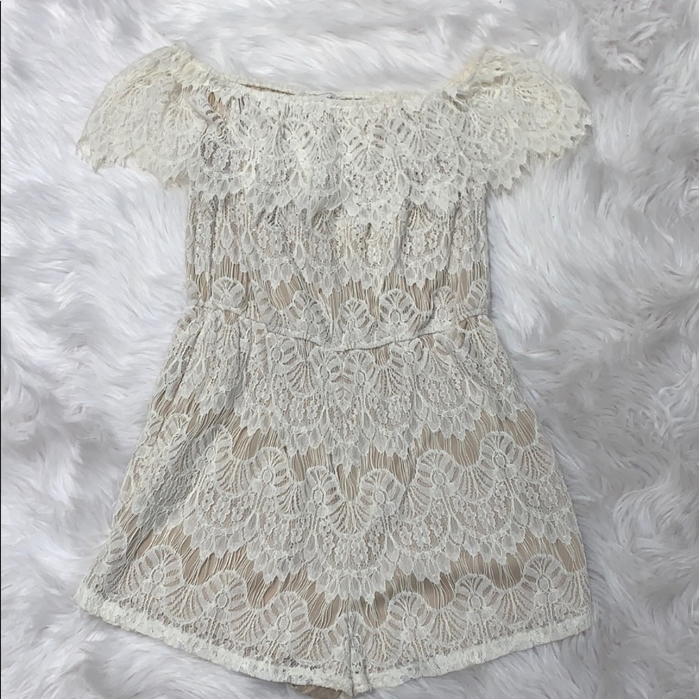 Delicate lace Romper